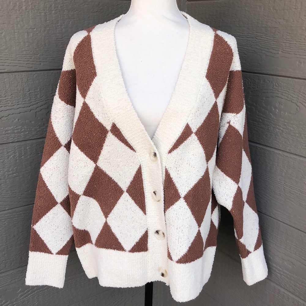 Le Lis Classic Button Up Cardigan